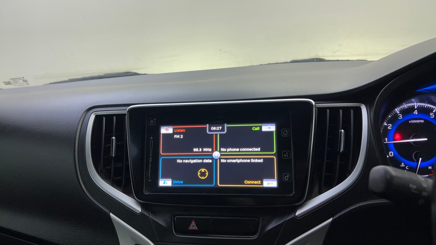 Used 2016 Maruti Suzuki Baleno Alpha 1.2 Petrol Manual top_features Touch screen infotainment system