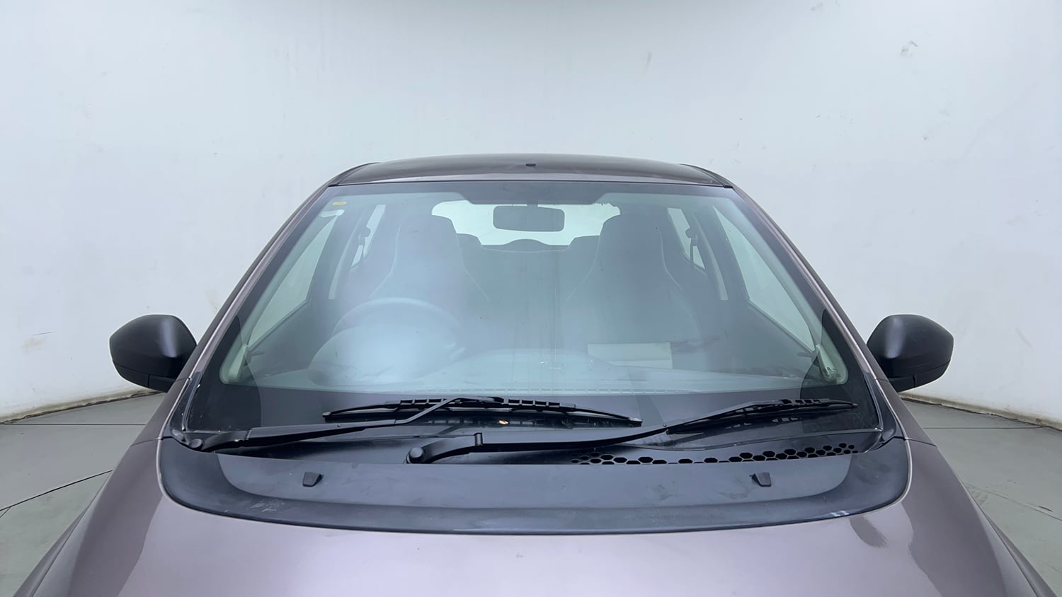 Used 2016 Tata Tiago Revotron XM Petrol Manual exterior FRONT WINDSHIELD VIEW