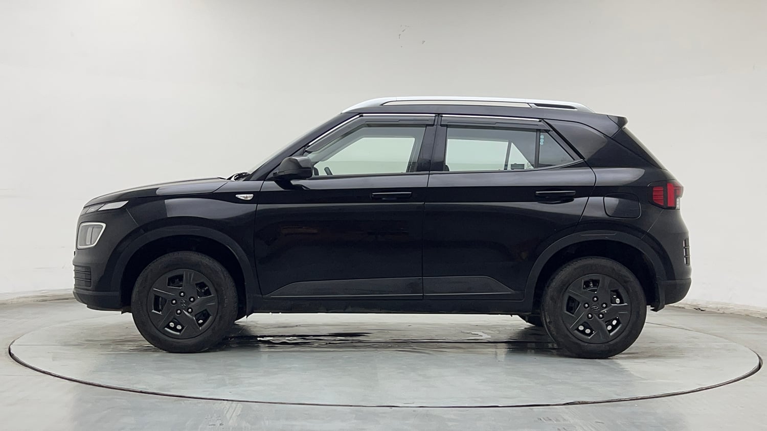 Used 2024 Hyundai Venue S 1.2 Petrol Petrol Manual exterior LEFT SIDE VIEW