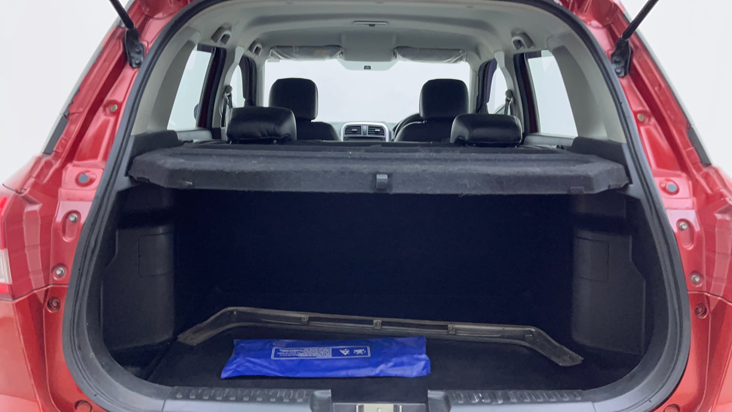 Used 2019 maruti-suzuki Vitara Brezza VDi AGS Diesel Automatic interior DICKY INSIDE VIEW