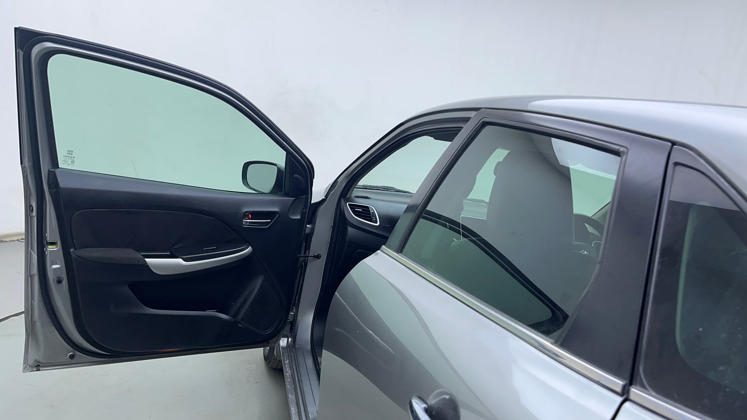 Used 2016 Maruti Suzuki Baleno Alpha 1.2 Petrol Manual interior LEFT FRONT DOOR OPEN VIEW