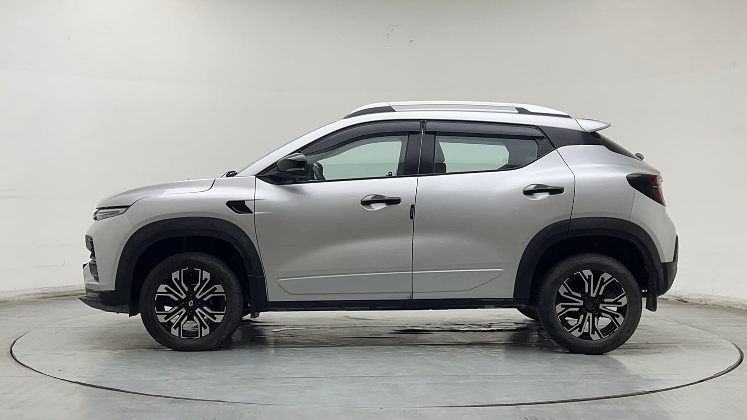 Used 2022 Renault Kiger RXT (O) MT Petrol Manual exterior LEFT SIDE VIEW
