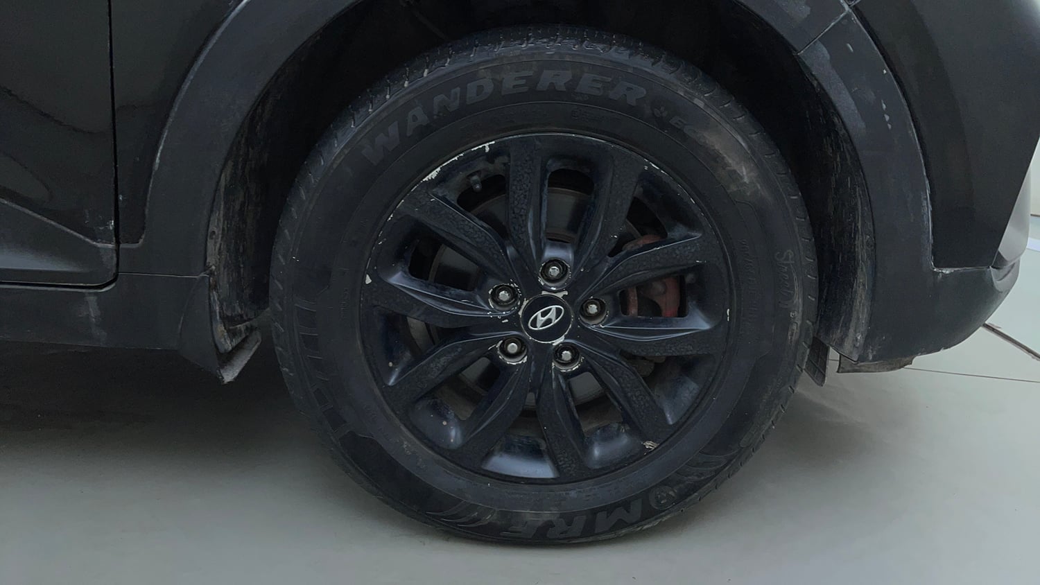Used 2018 Hyundai Creta SX 1.6 CRDi Diesel Manual tyres RIGHT FRONT TYRE RIM VIEW
