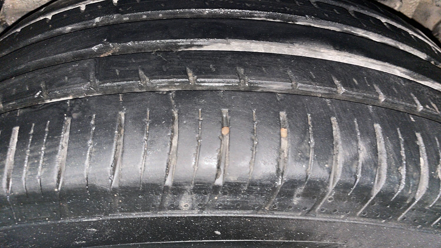 Used 2018 Mahindra XUV500 W11 AT Diesel Automatic tyres LEFT REAR TYRE TREAD VIEW