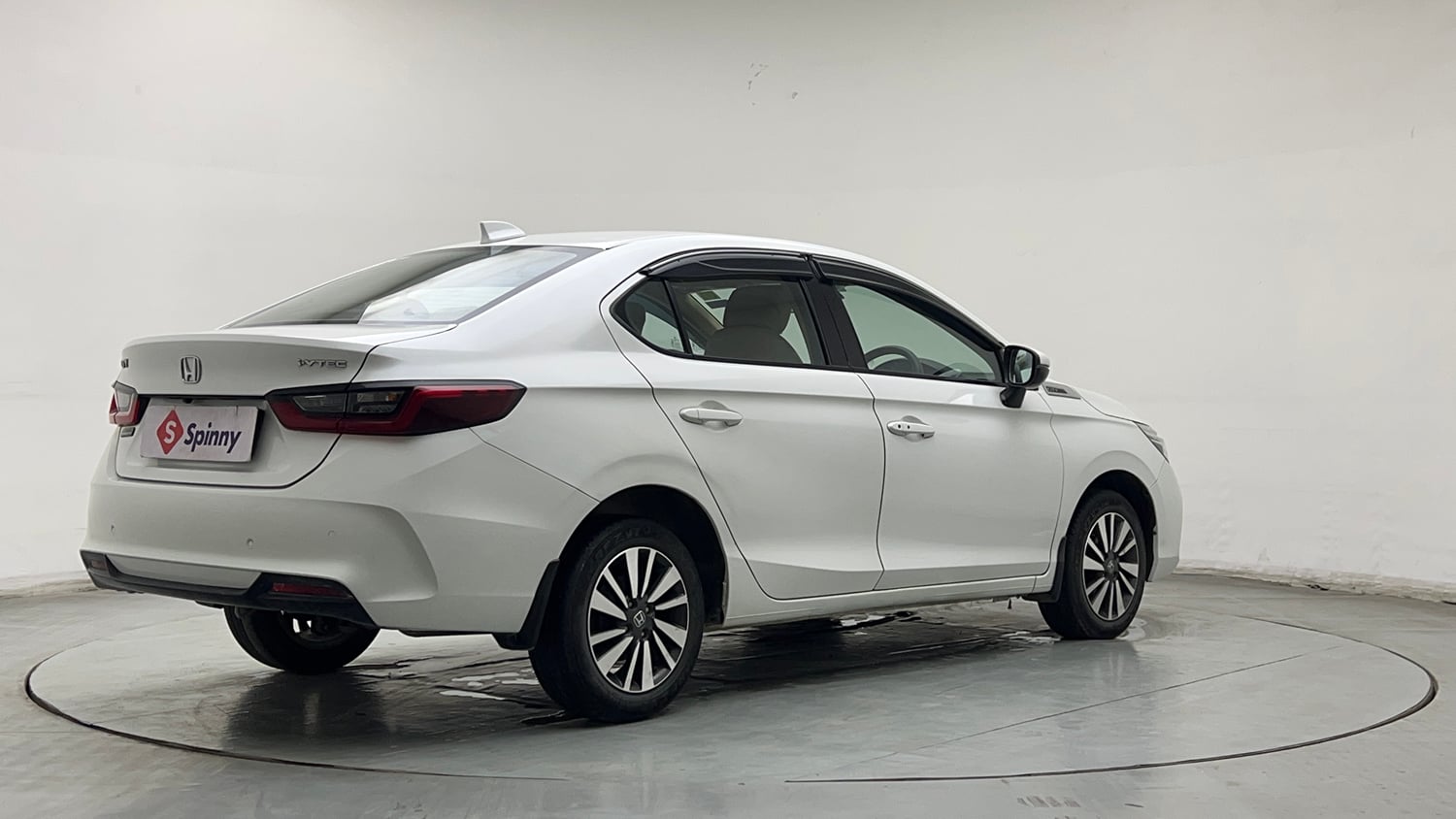 Used 2024 Honda City Elegant Edition CVT Petrol Automatic exterior RIGHT REAR CORNER VIEW
