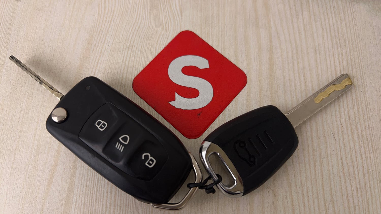 Used 2023 Tata Tiago XZ Plus Petrol Manual extra CAR KEY VIEW