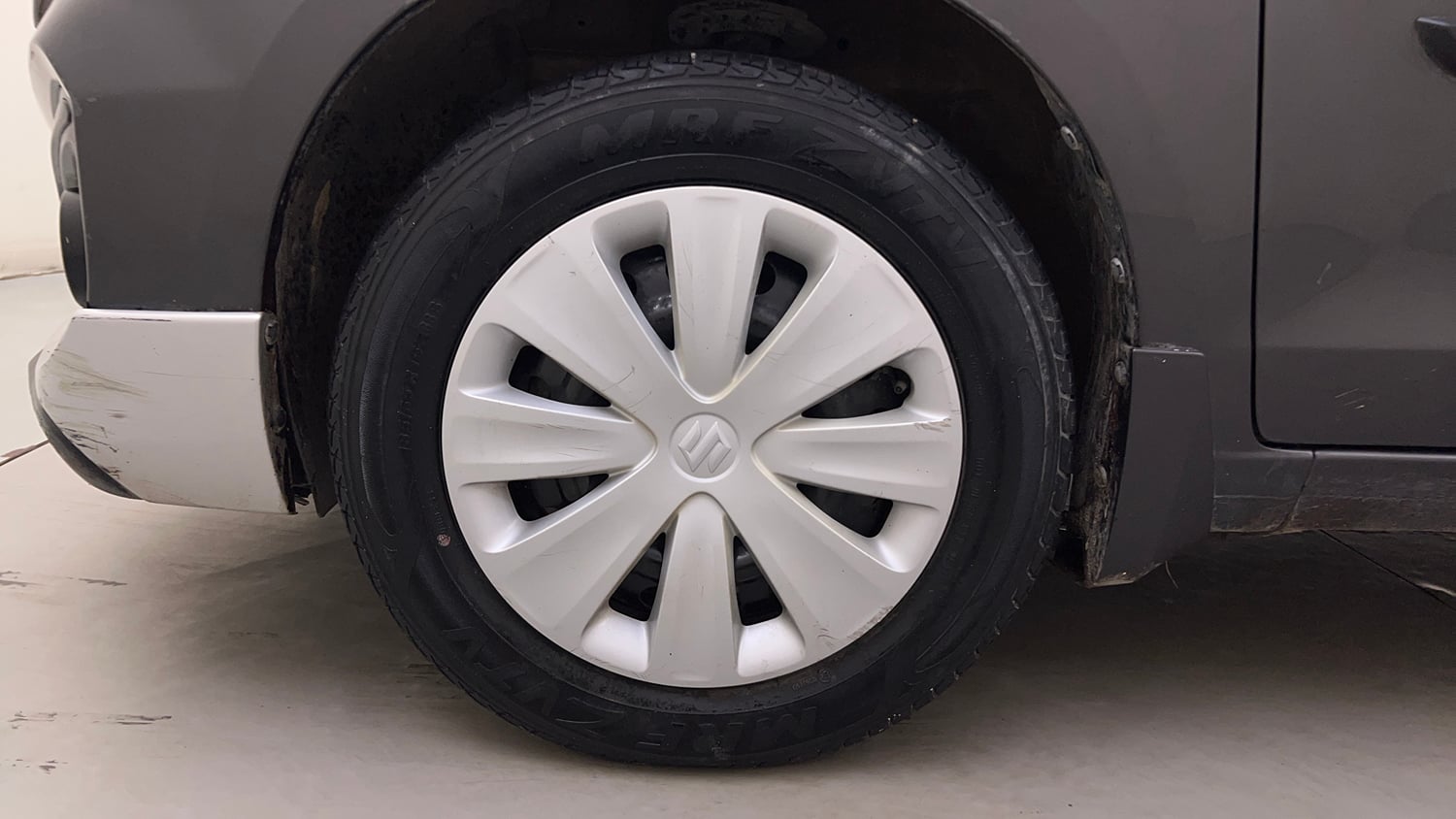 Used 2017 Maruti Suzuki Ertiga VXI Petrol Manual tyres LEFT FRONT TYRE RIM VIEW