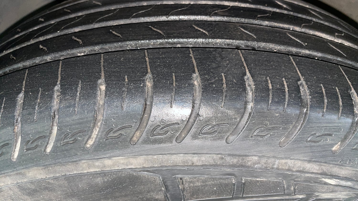 Used 2018 Hyundai Creta SX 1.6 CRDi Diesel Manual tyres LEFT FRONT TYRE TREAD VIEW