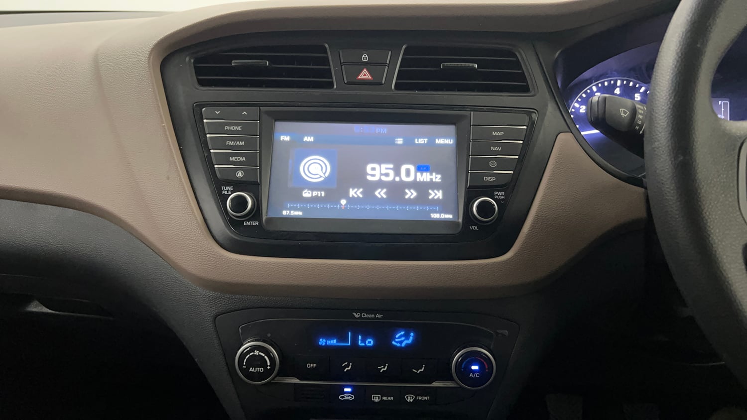 Used 2017 Hyundai Elite i20 Asta 1.2 Petrol Manual interior MUSIC SYSTEM & AC CONTROL VIEW