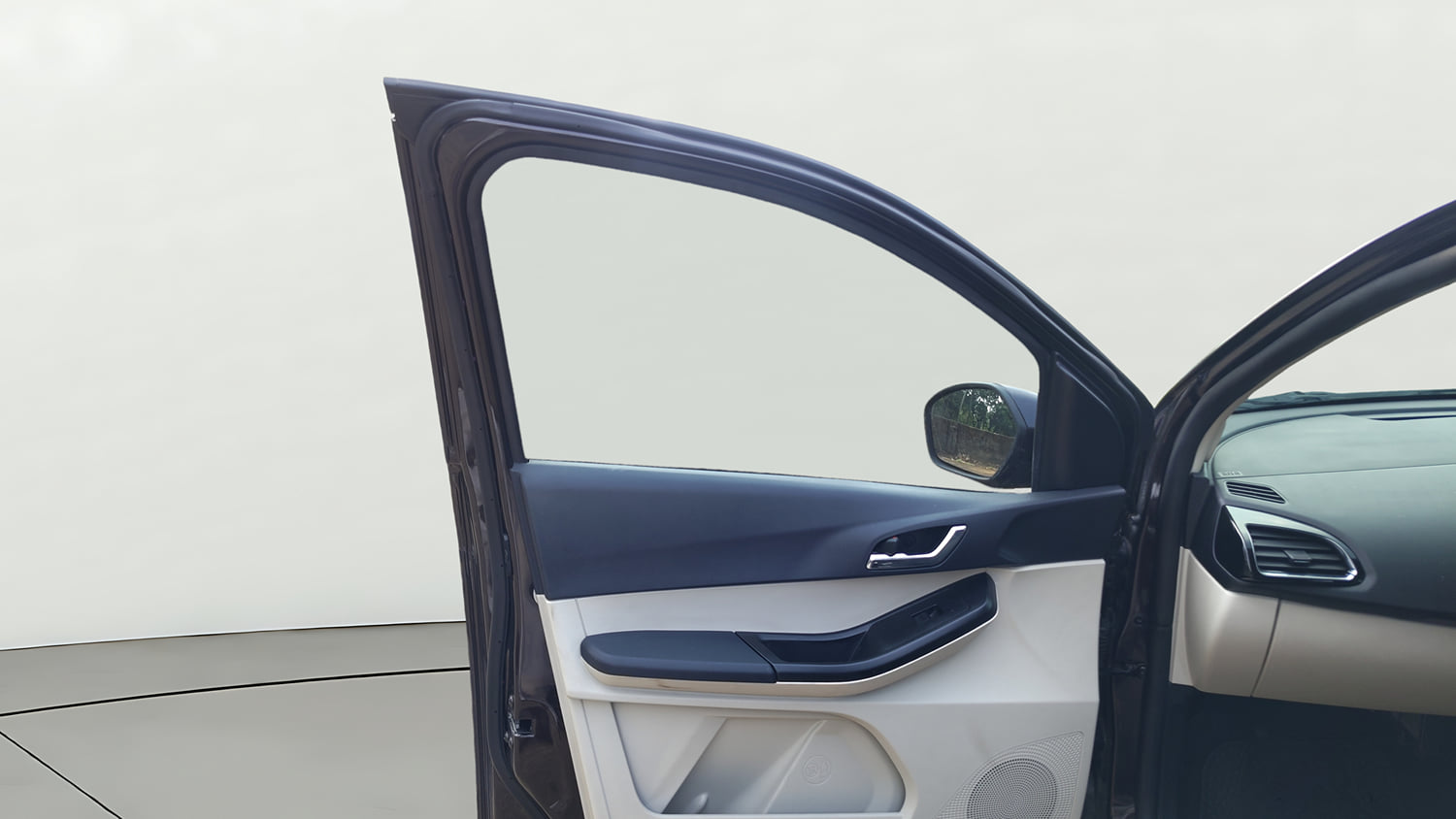 Used 2022 Tata Tiago XZ Plus Petrol Manual interior LEFT FRONT DOOR OPEN VIEW