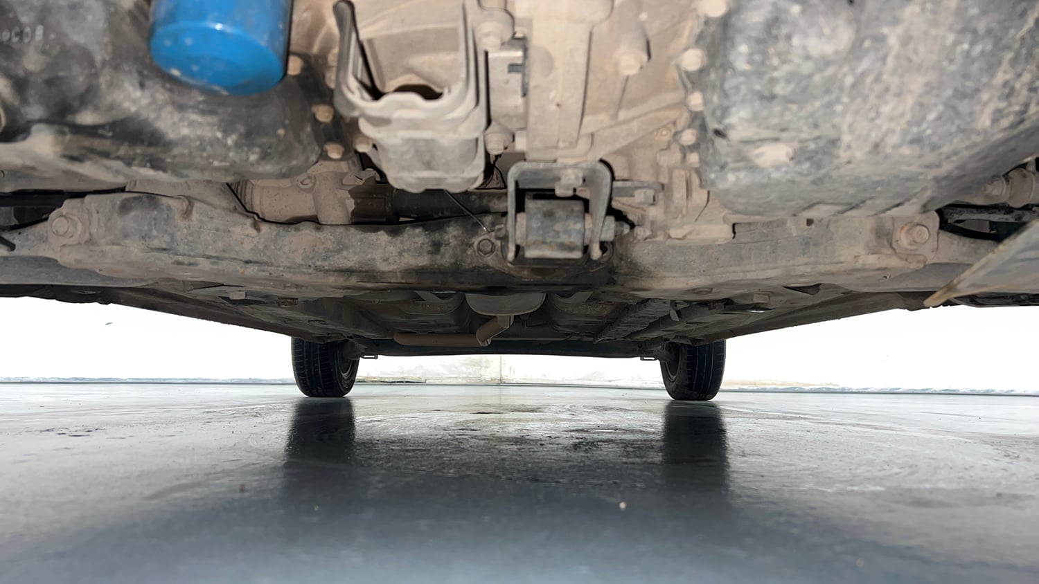 Used 2019 Hyundai Grand i10 Sportz AT 1.2 Kappa VTVT Petrol Automatic extra FRONT LEFT UNDERBODY VIEW