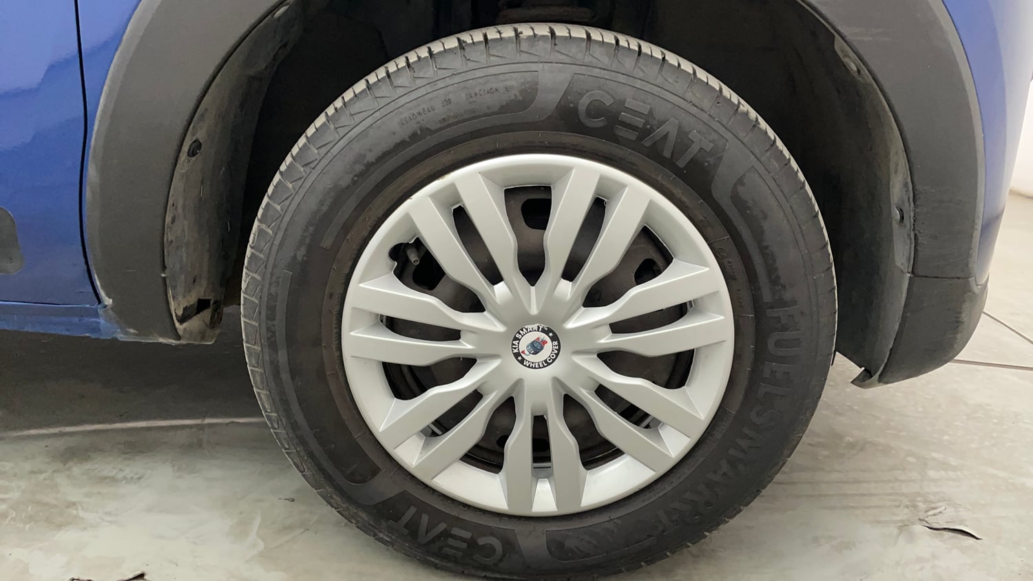 Used 2023 Renault Triber RXT Petrol Manual tyres RIGHT FRONT TYRE RIM VIEW