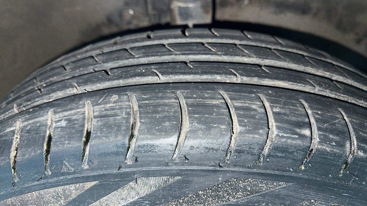 Used 2016 Maruti Suzuki Wagon R LXI Petrol Manual tyres RIGHT FRONT TYRE TREAD VIEW