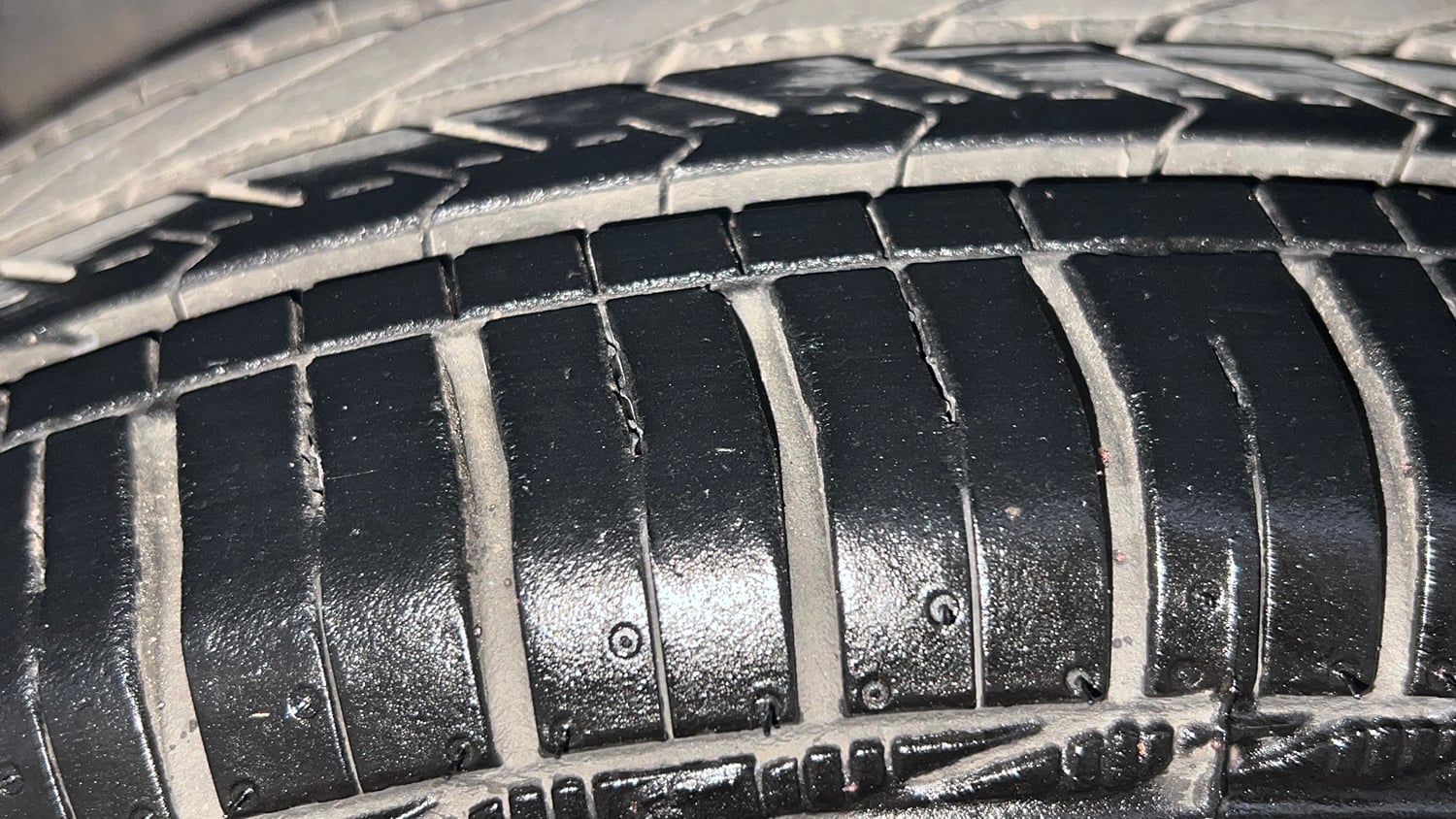 Used 2018 Hyundai Grand i10 Sportz (O) U2 1.2 CRDi Diesel Manual tyres LEFT FRONT TYRE TREAD VIEW