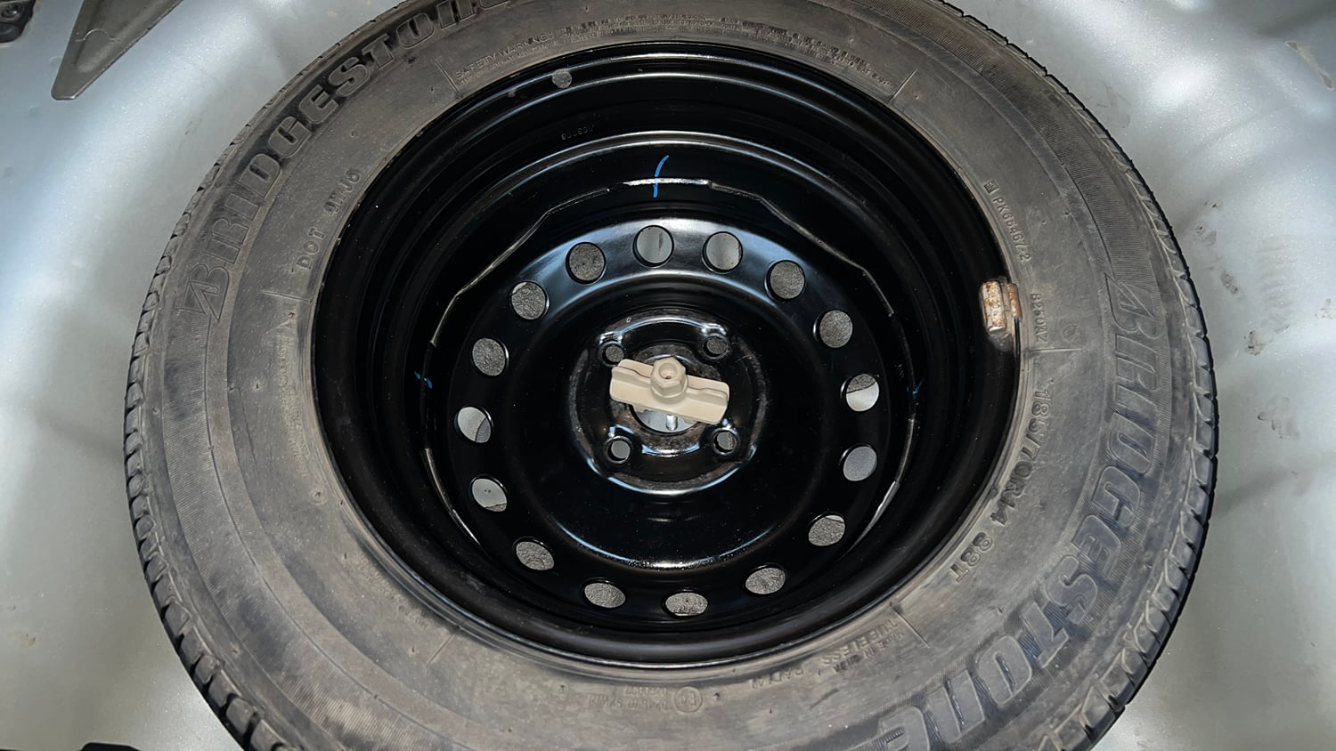 Used 2019 Hyundai Elite i20 Sportz Plus 1.2 Petrol Manual tyres SPARE TYRE VIEW