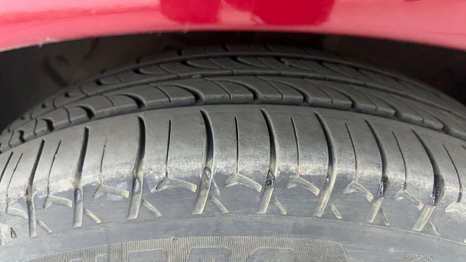 Used 2017 Hyundai Grand i10 Sportz U2 1.2 CRDi Diesel Manual tyres LEFT FRONT TYRE TREAD VIEW