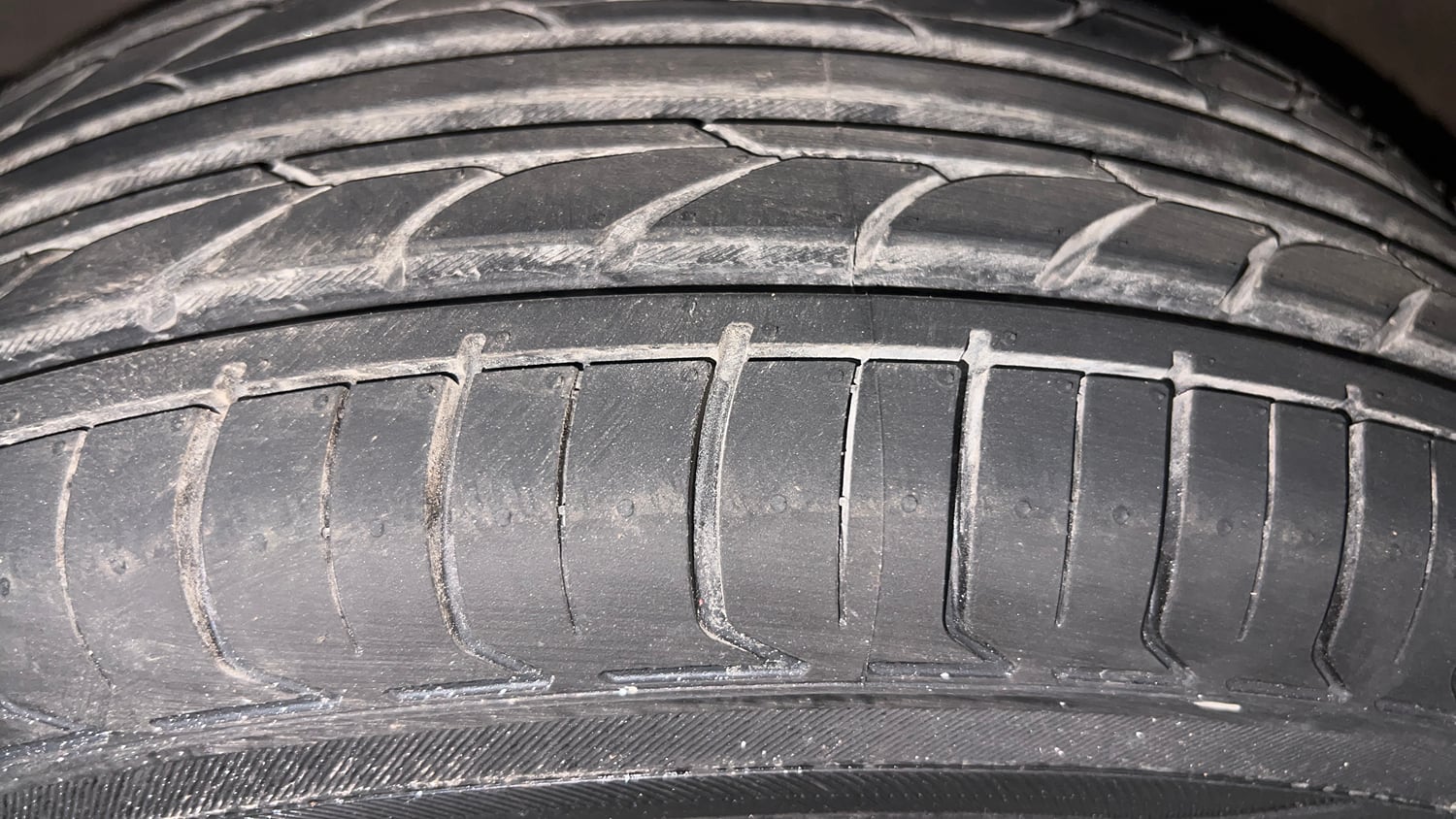 Used 2015 Honda Amaze 1.2 S i-VTEC Petrol Manual tyres LEFT FRONT TYRE TREAD VIEW
