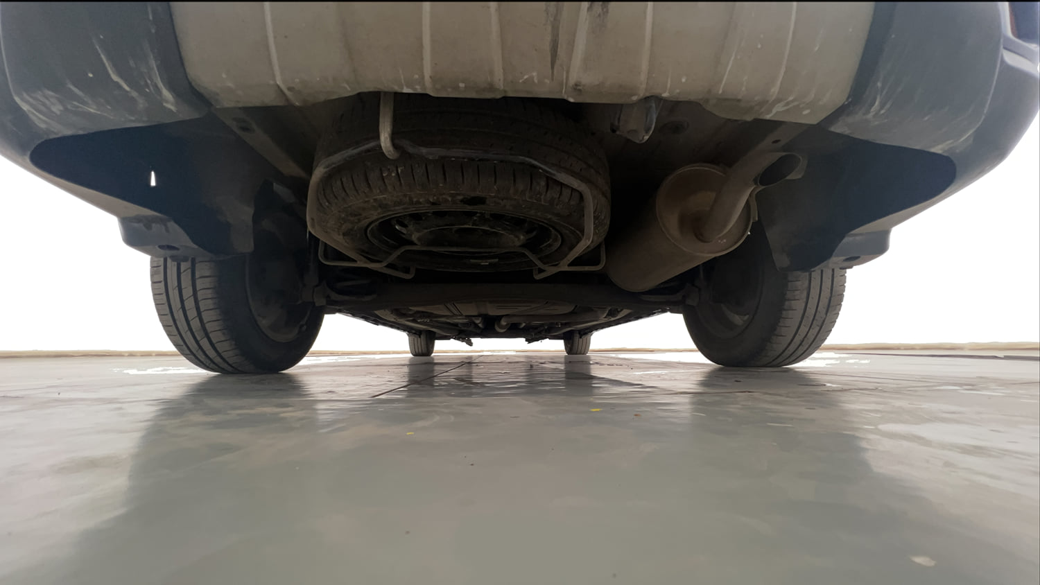 Used 2020 Maruti Suzuki XL6 Alpha AT Petrol Petrol Automatic extra REAR UNDERBODY VIEW (TAKEN FROM REAR)