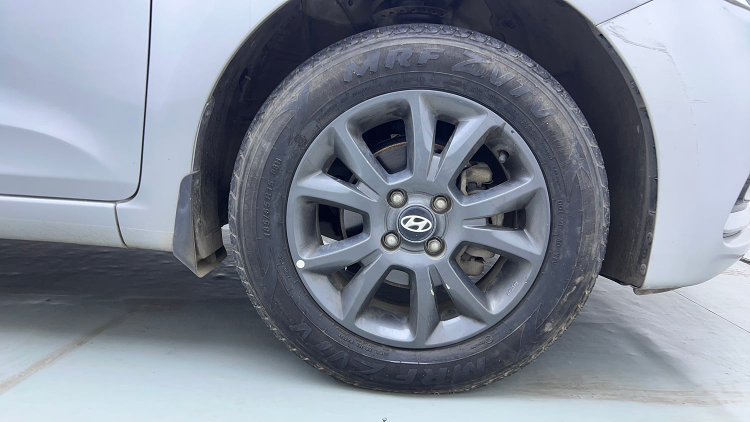 Used 2018 Hyundai Elite i20 Asta 1.2 Petrol Manual tyres RIGHT FRONT TYRE RIM VIEW