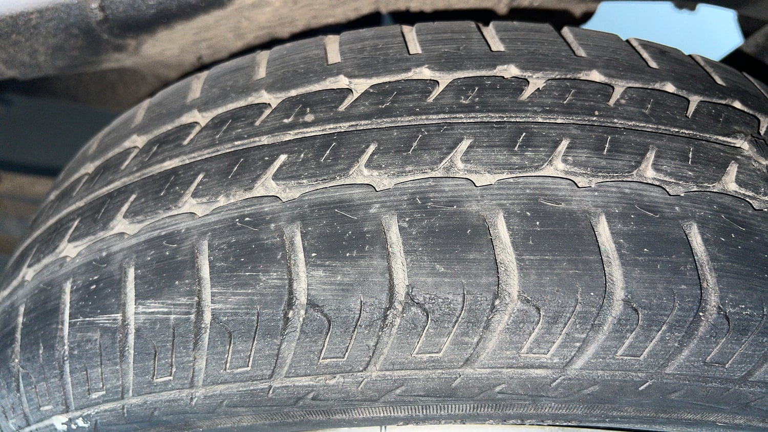 Used 2017 Maruti Suzuki Wagon R VXI Petrol Manual tyres LEFT REAR TYRE TREAD VIEW