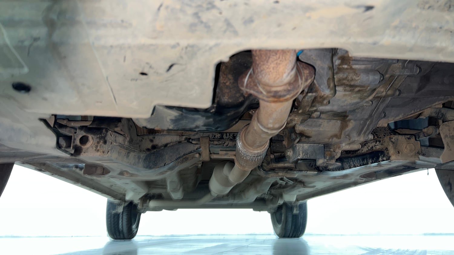 Used 2022 Tata Nexon XZ Plus (HS) Petrol Manual extra FRONT LEFT UNDERBODY VIEW