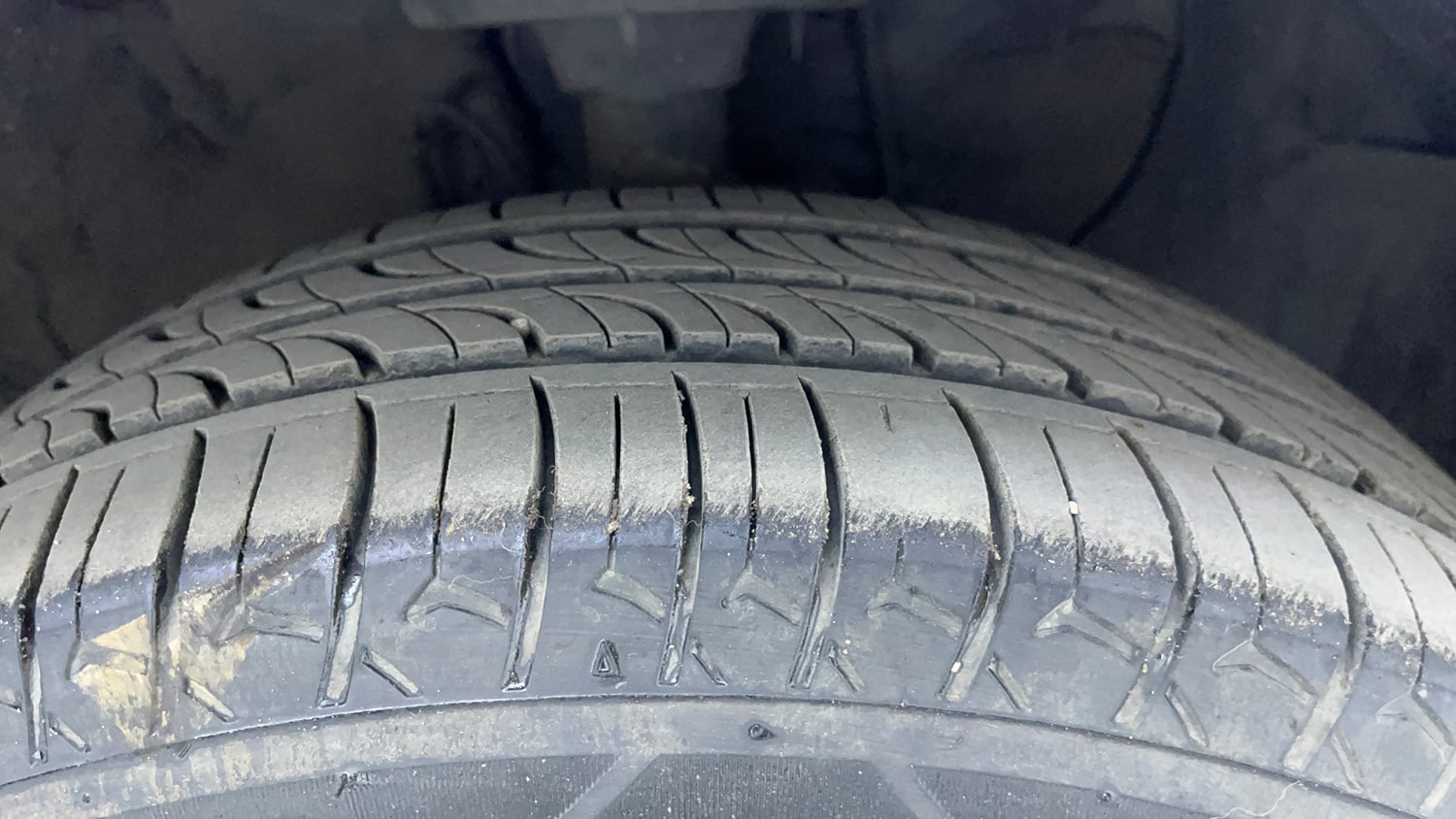 Used 2017 Hyundai Elite i20 Sportz 1.2 Petrol Manual tyres RIGHT FRONT TYRE TREAD VIEW