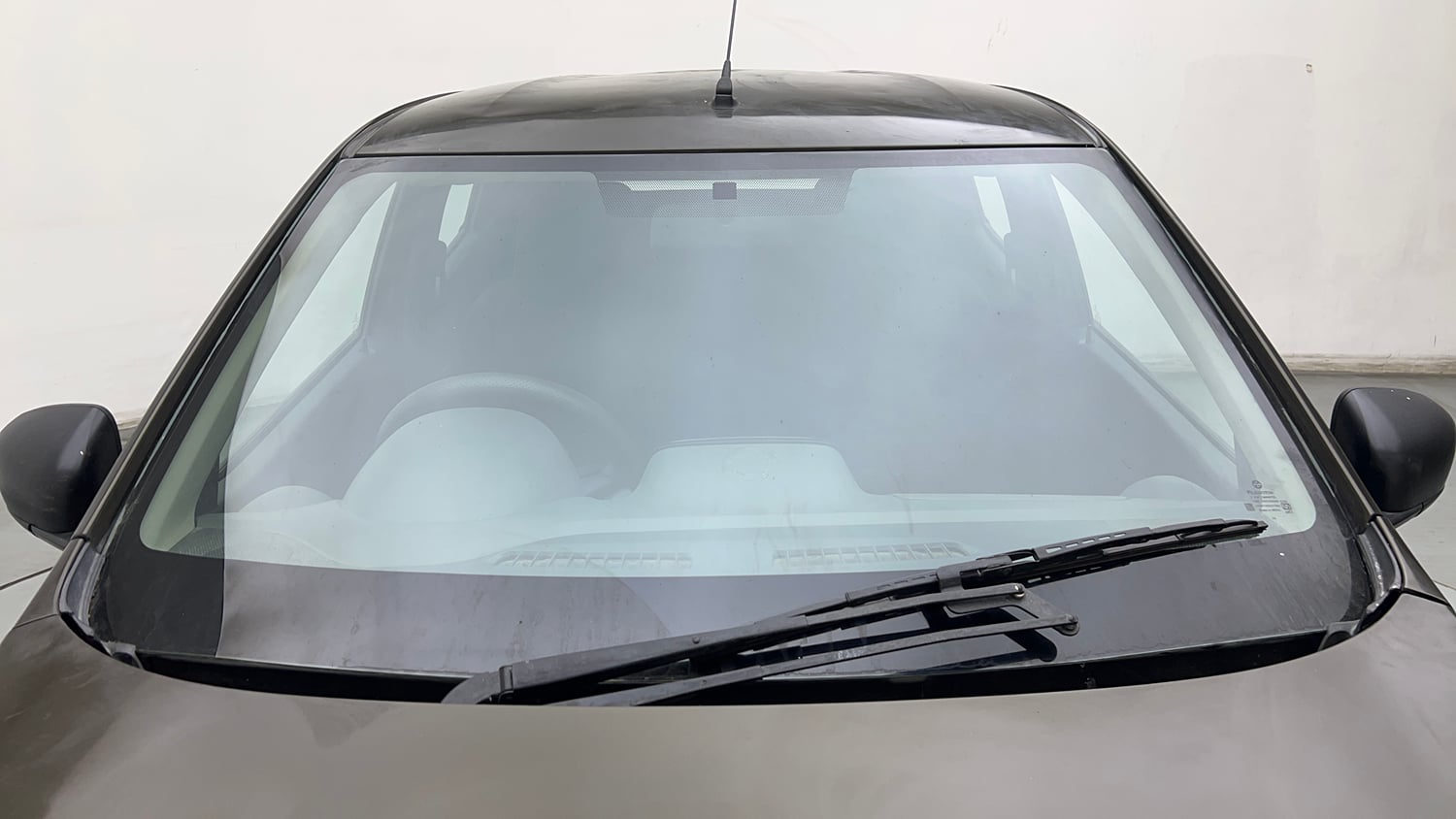 Used 2016 Renault Kwid RXT CNG (Outside Fitted) Cng Manual exterior FRONT WINDSHIELD VIEW