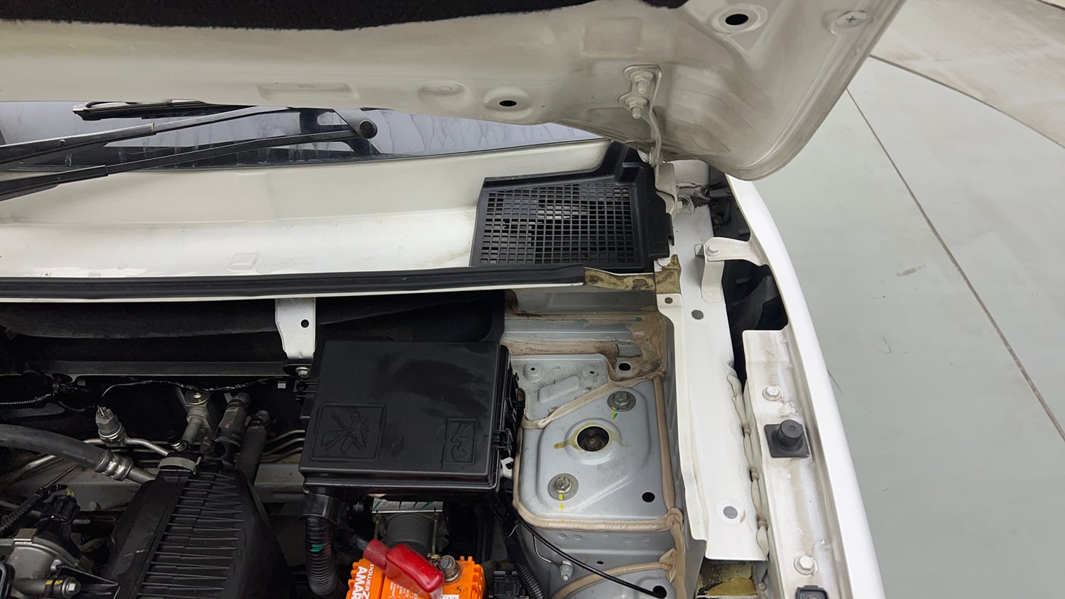 Used 2022 Renault Kwid RXT 1.0 AMT Petrol Automatic engine ENGINE LEFT SIDE HINGE & APRON VIEW
