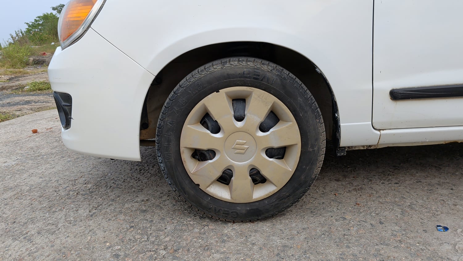 Used 2013 Maruti Suzuki Alto K10 VXi Petrol Manual tyres LEFT FRONT TYRE TREAD VIEW