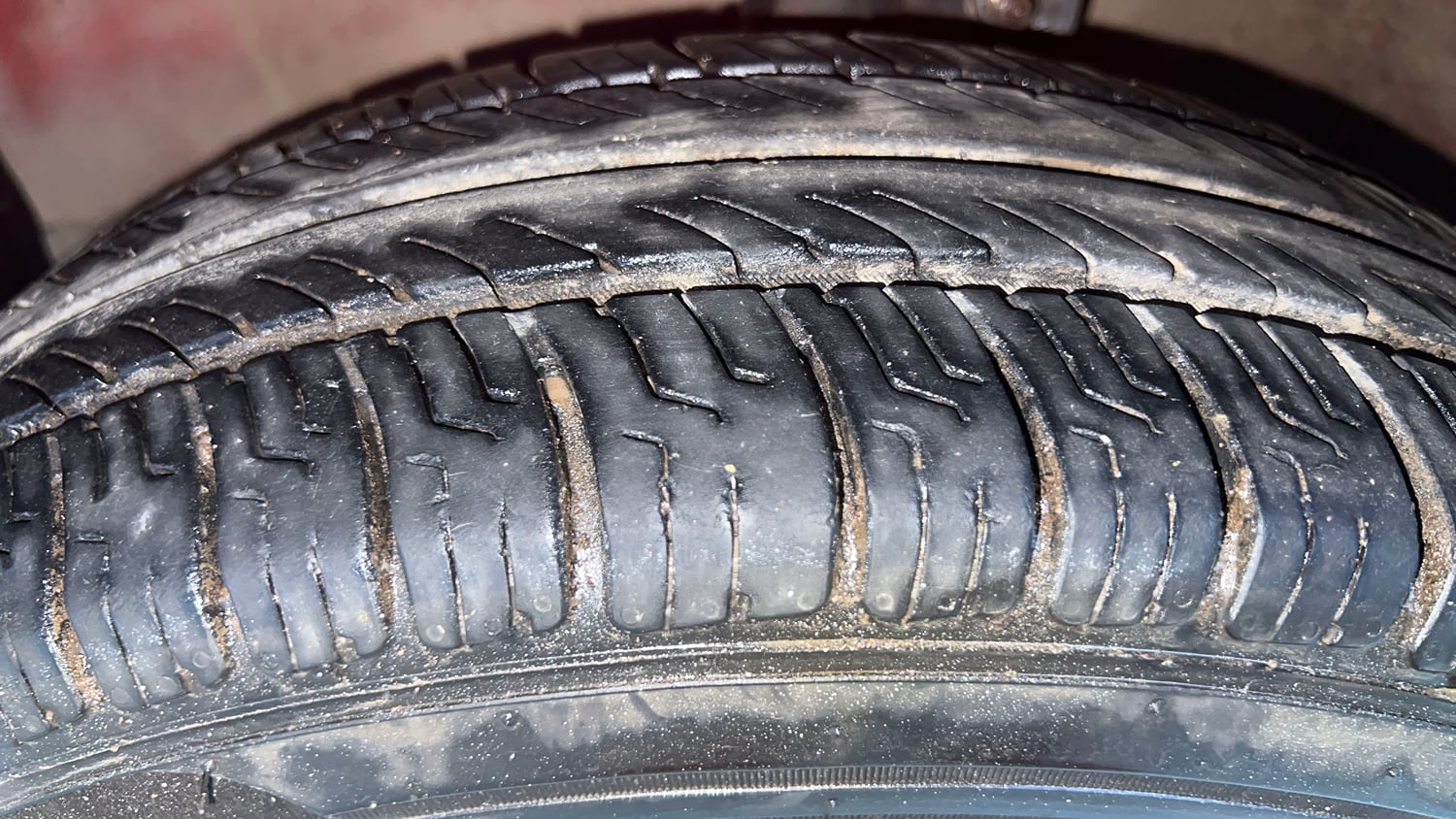 Used 2014 Maruti Suzuki Celerio LXi Petrol Manual tyres LEFT FRONT TYRE TREAD VIEW