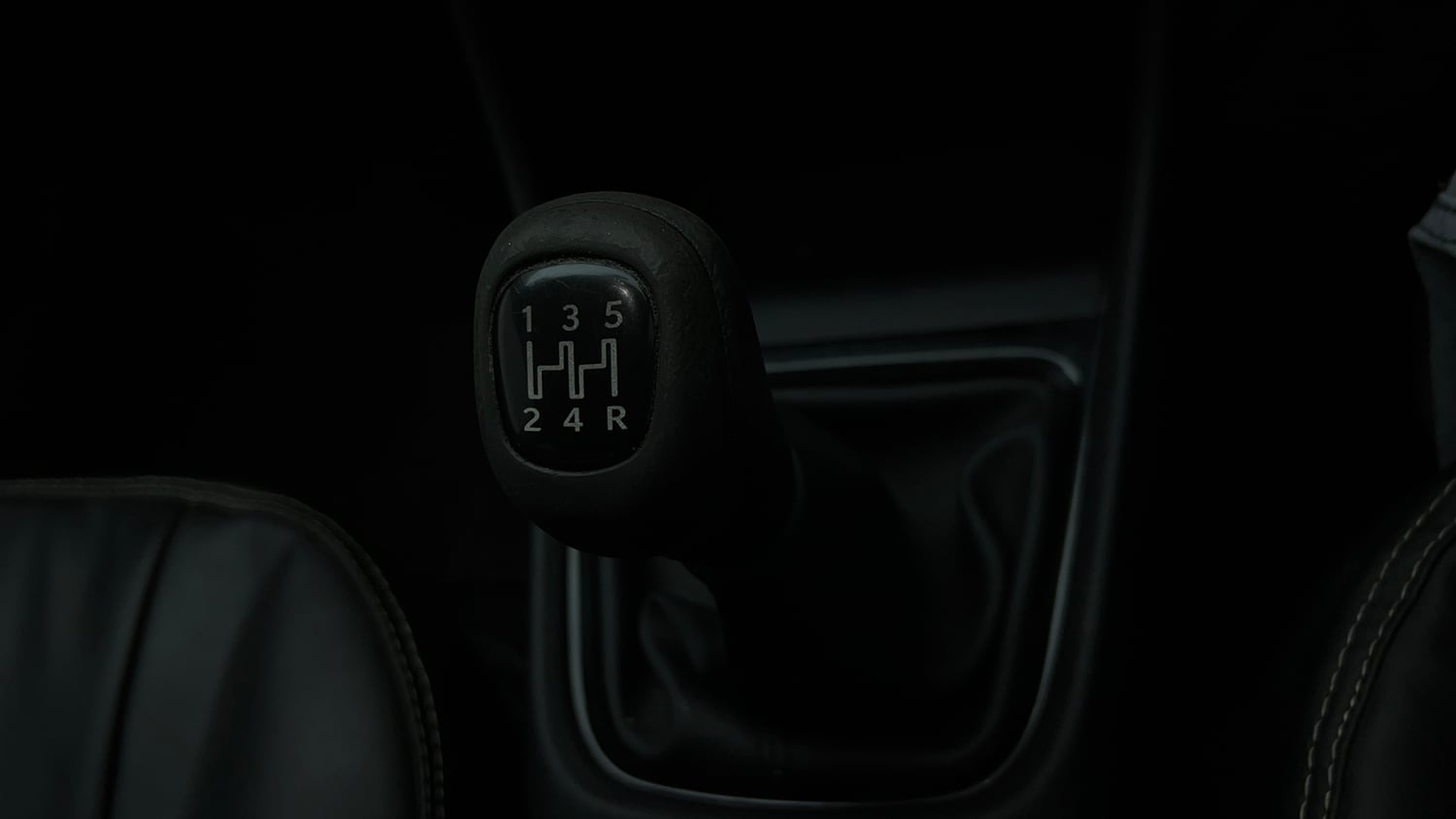 Used 2022 Tata Punch Adventure MT Petrol Manual interior GEAR  KNOB VIEW