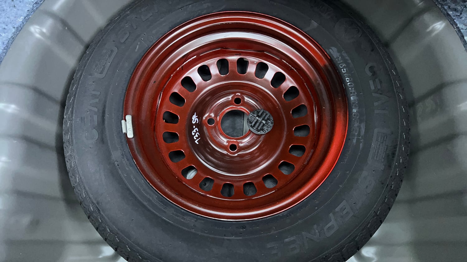 Used 2024 Nissan Magnite XE AMT Petrol Automatic tyres SPARE TYRE VIEW