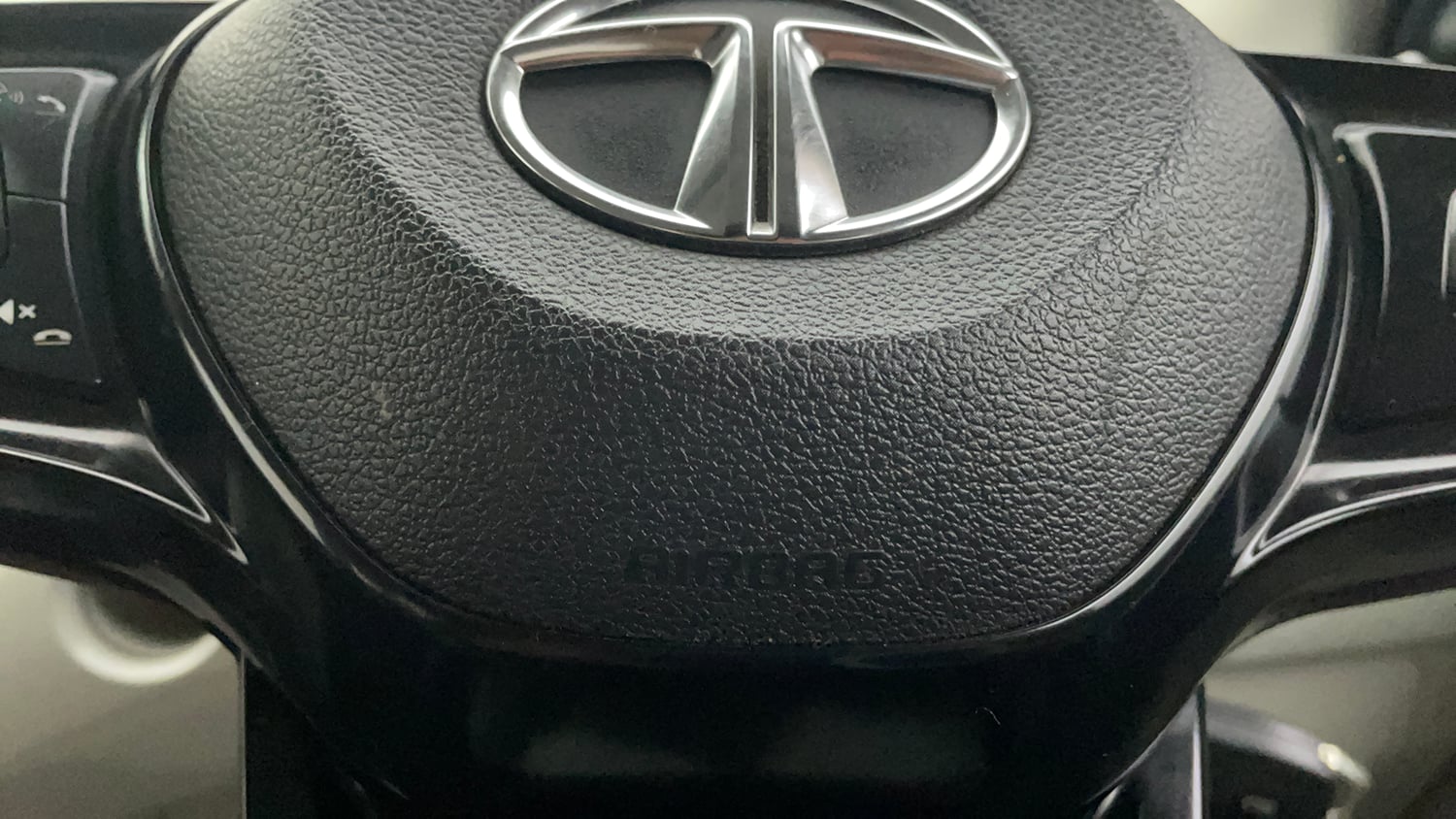 Used 2021 Tata Nexon XZ Petrol Manual top_features Airbags
