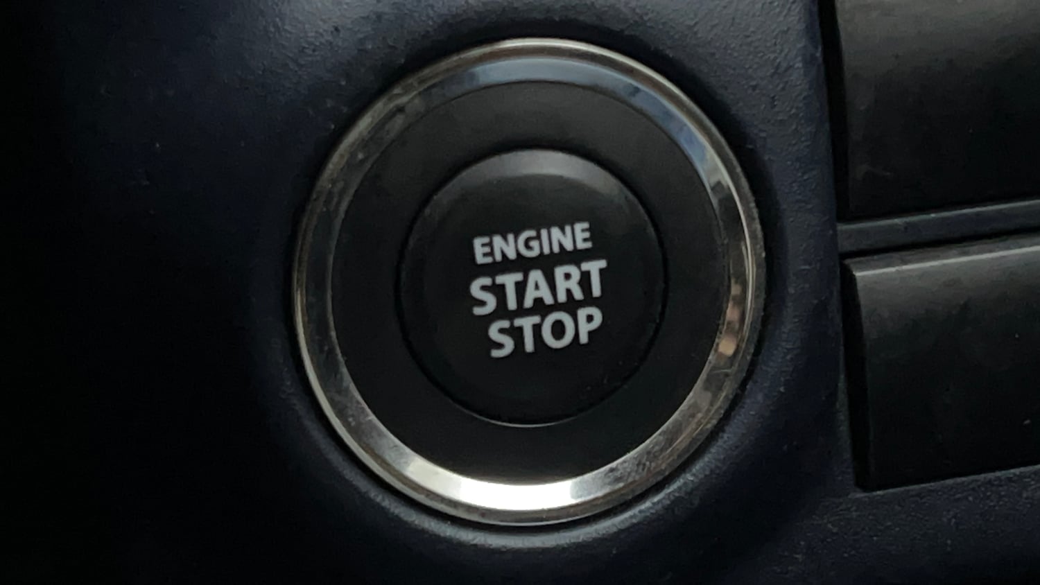 Used 2022 Maruti Suzuki Baleno Zeta Petrol Manual top_features Keyless start