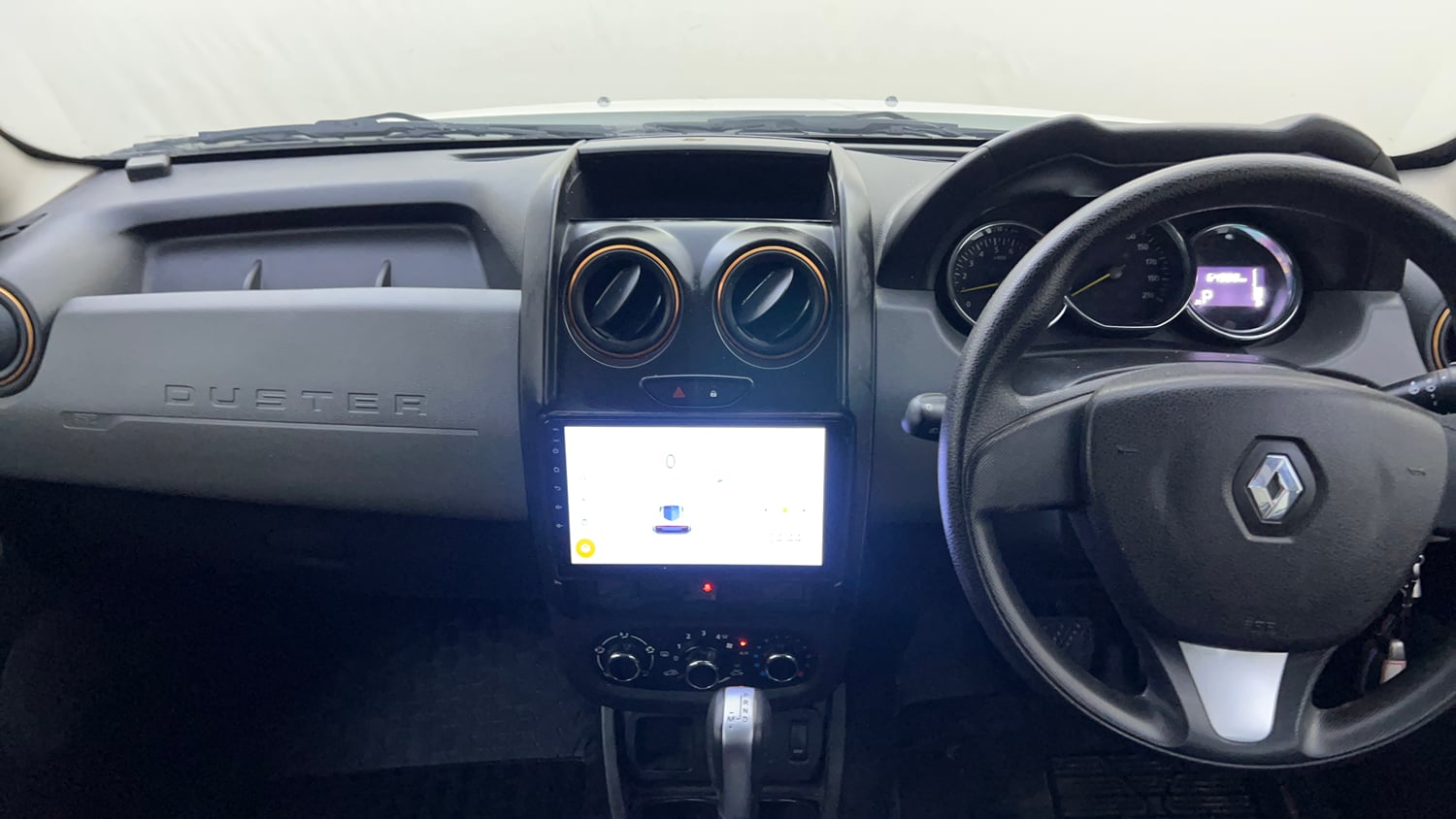 Used 2017 Renault Duster RXS CVT Petrol Automatic interior MUSIC SYSTEM & AC CONTROL VIEW