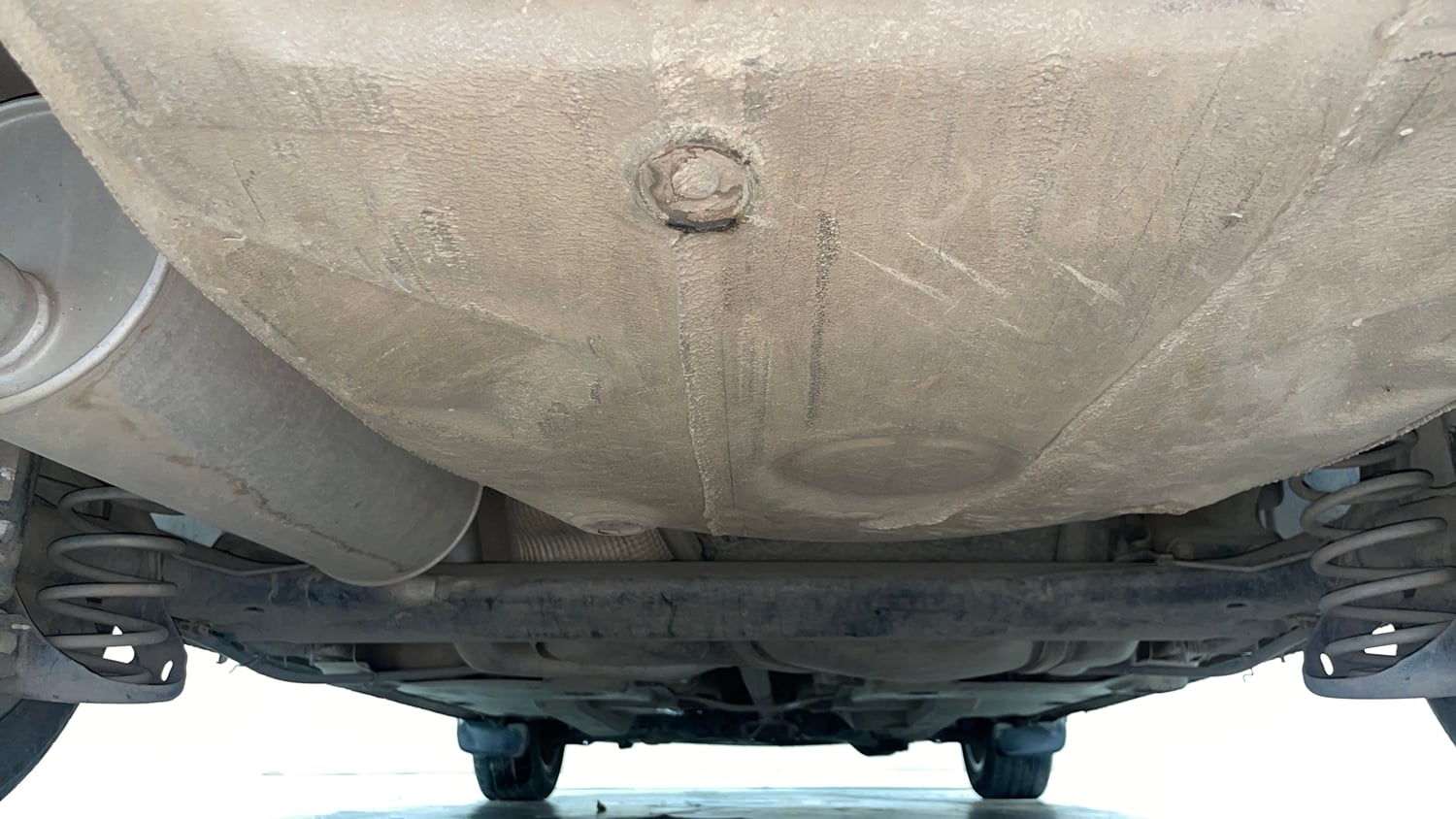 Used 2015 Volkswagen Vento Highline Diesel Diesel Manual extra REAR UNDERBODY VIEW (TAKEN FROM REAR)