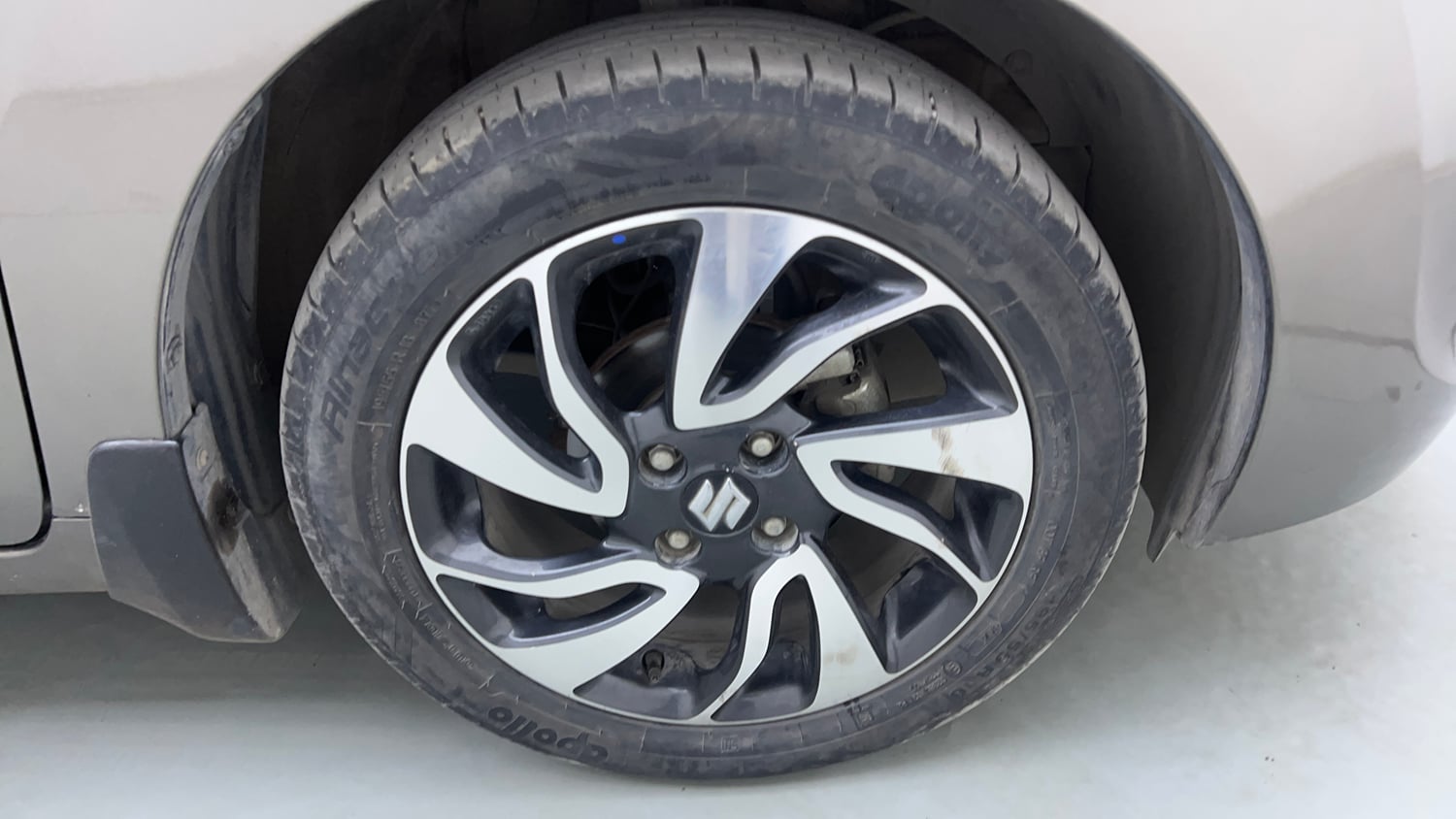 Used 2021 Maruti Suzuki Baleno Zeta Automatic Petrol Automatic tyres RIGHT FRONT TYRE RIM VIEW
