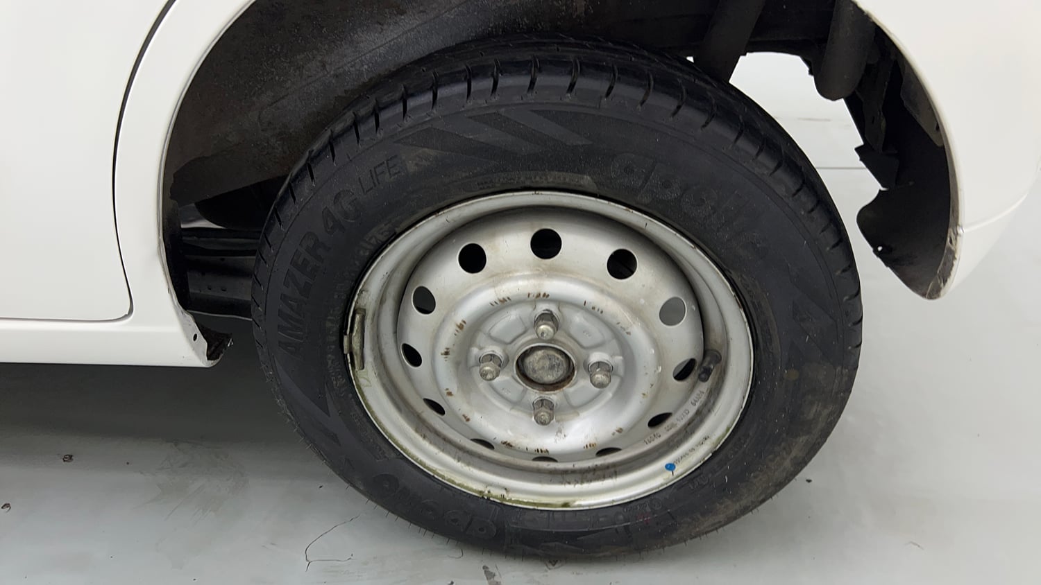 Used 2016 Maruti Suzuki Wagon R LXI Petrol Manual tyres LEFT REAR TYRE RIM VIEW