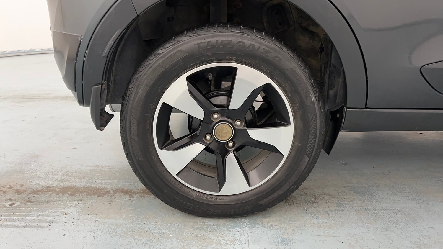 Used 2018 Tata Nexon XZ Plus Petrol Manual tyres RIGHT REAR TYRE RIM VIEW