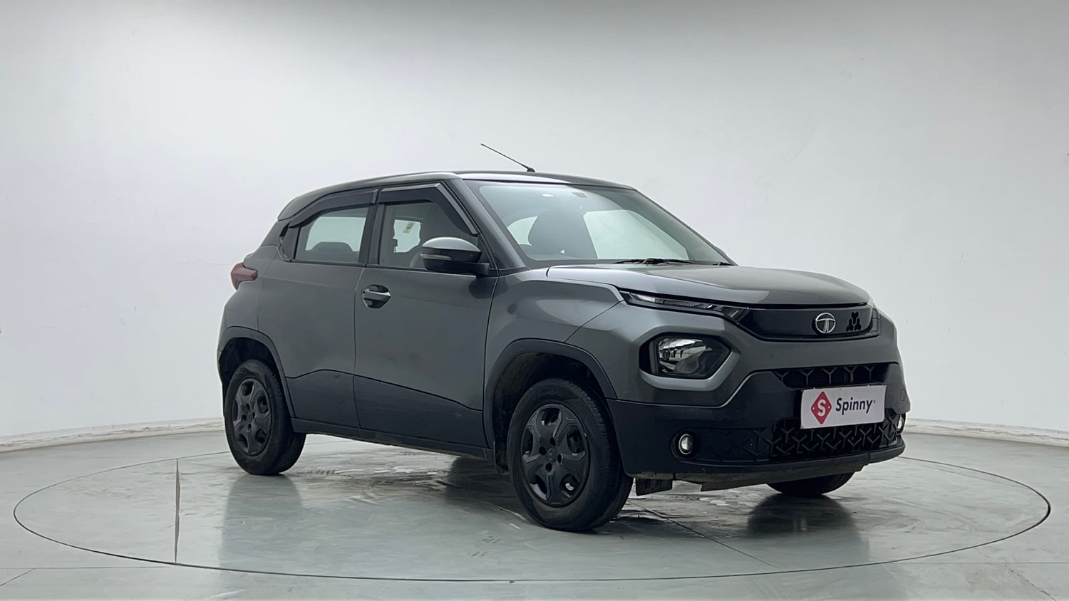 Used 2022 Tata Punch Adventure MT Petrol Manual exterior RIGHT FRONT CORNER VIEW