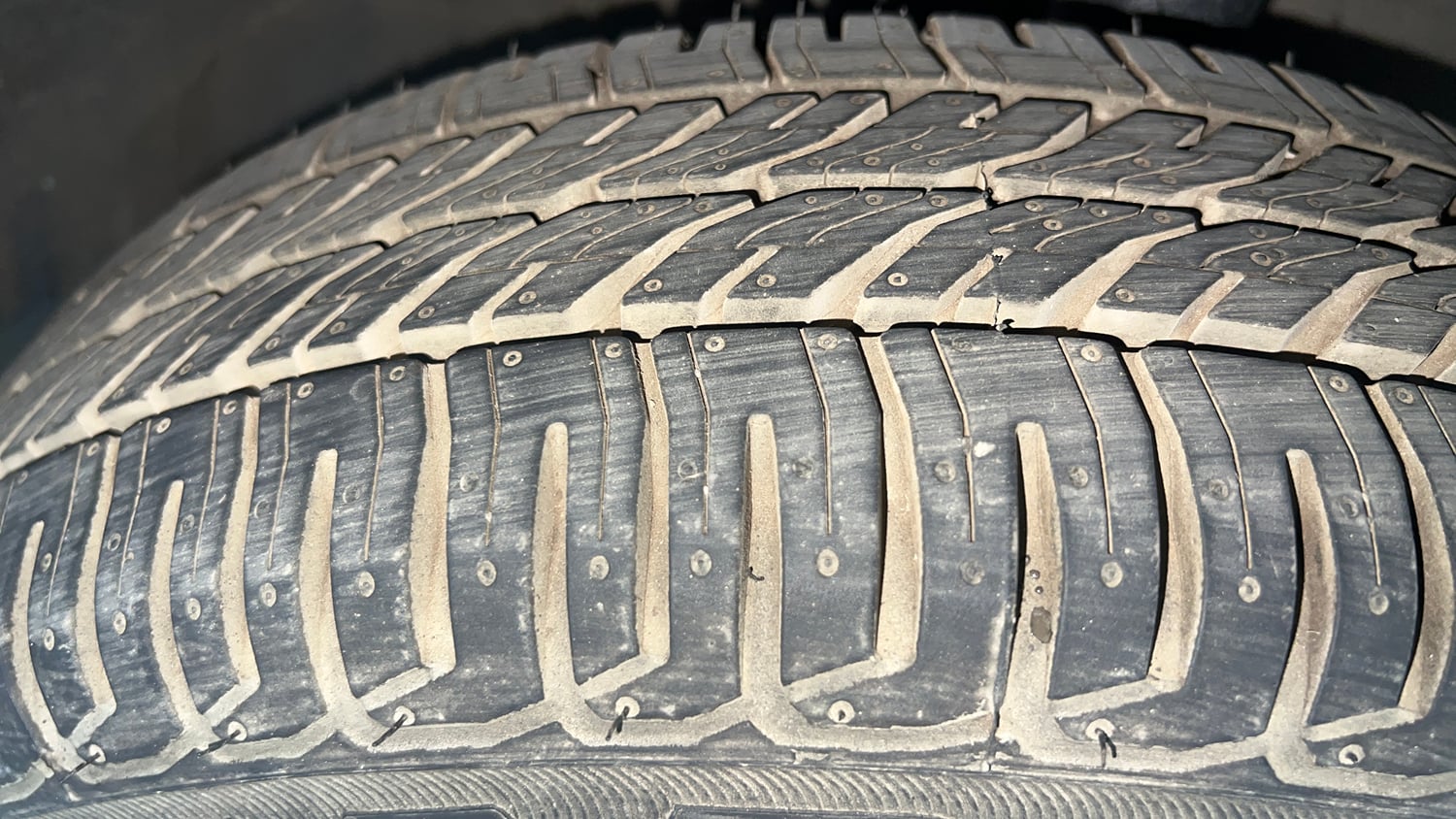 Used 2017 Maruti Suzuki Wagon R VXI Petrol Manual tyres RIGHT FRONT TYRE TREAD VIEW