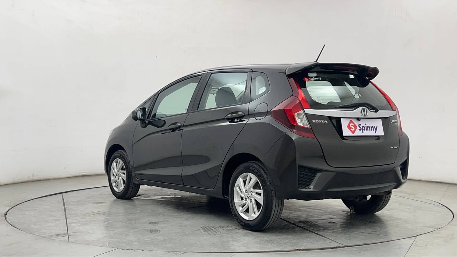 Used 2016 Honda Jazz VX Petrol Petrol Manual exterior LEFT REAR CORNER VIEW