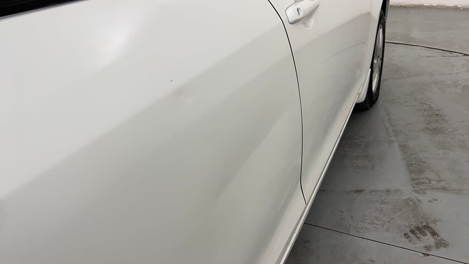 Used 2014 Maruti Suzuki Swift ZXi Petrol Manual dents MINOR DENT