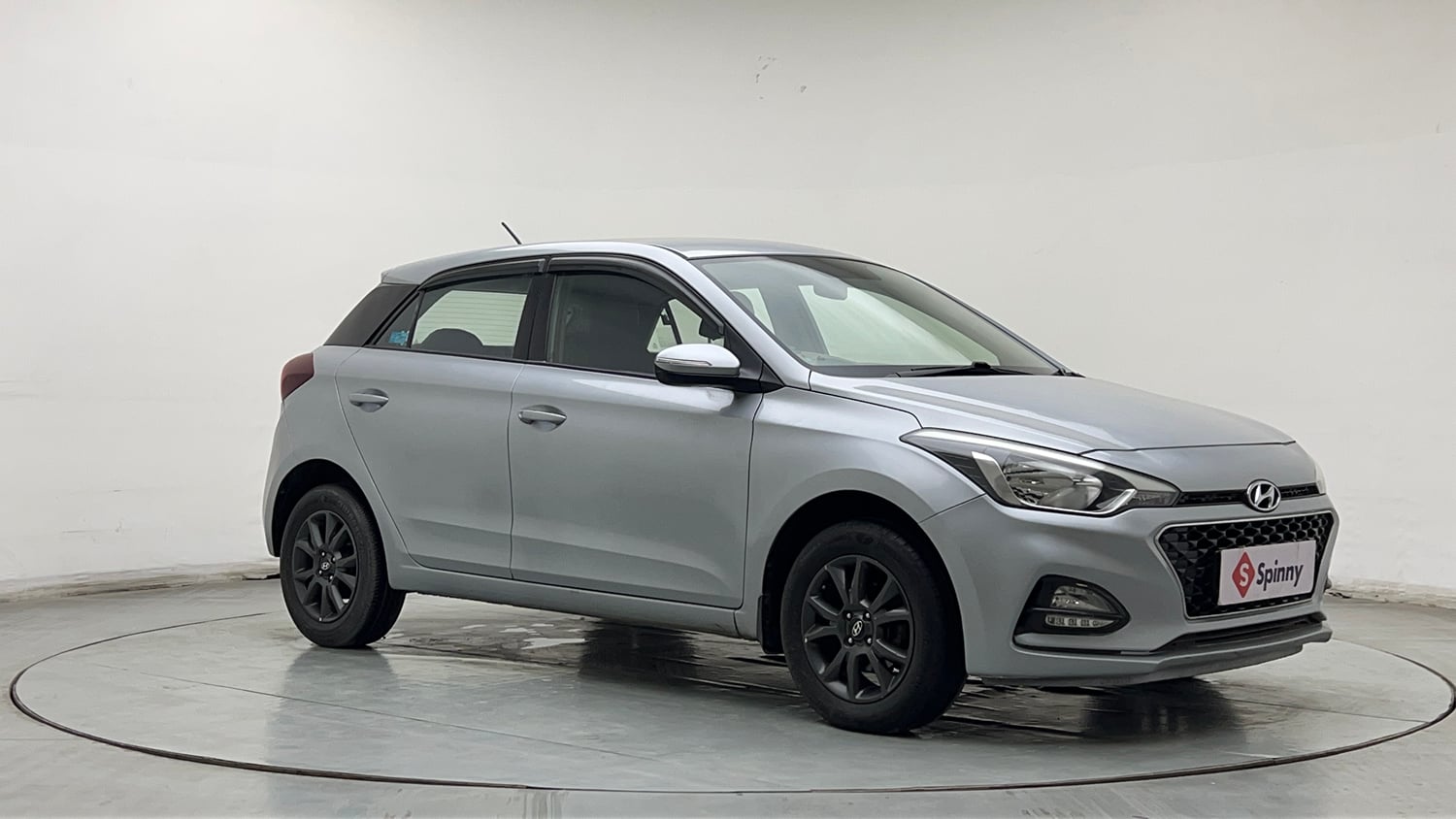 Used 2019 Hyundai Elite i20 Sportz Plus 1.2 Petrol Manual exterior RIGHT FRONT CORNER VIEW