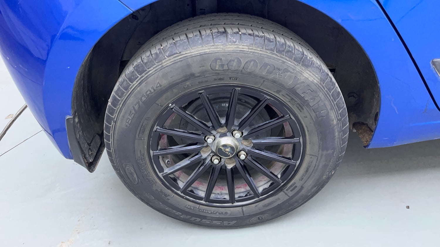 Used 2017 Hyundai Elite i20 Sportz 1.2 Petrol Manual tyres RIGHT REAR TYRE RIM VIEW