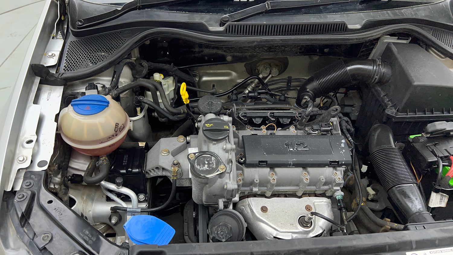 Used 2017 Volkswagen Polo Trendline 1.2L (P) Petrol Manual engine ENGINE RIGHT SIDE VIEW