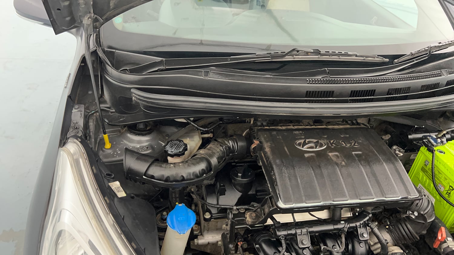 Used 2019 Hyundai Grand i10 Sportz AT 1.2 Kappa VTVT Petrol Automatic engine ENGINE RIGHT SIDE HINGE & APRON VIEW