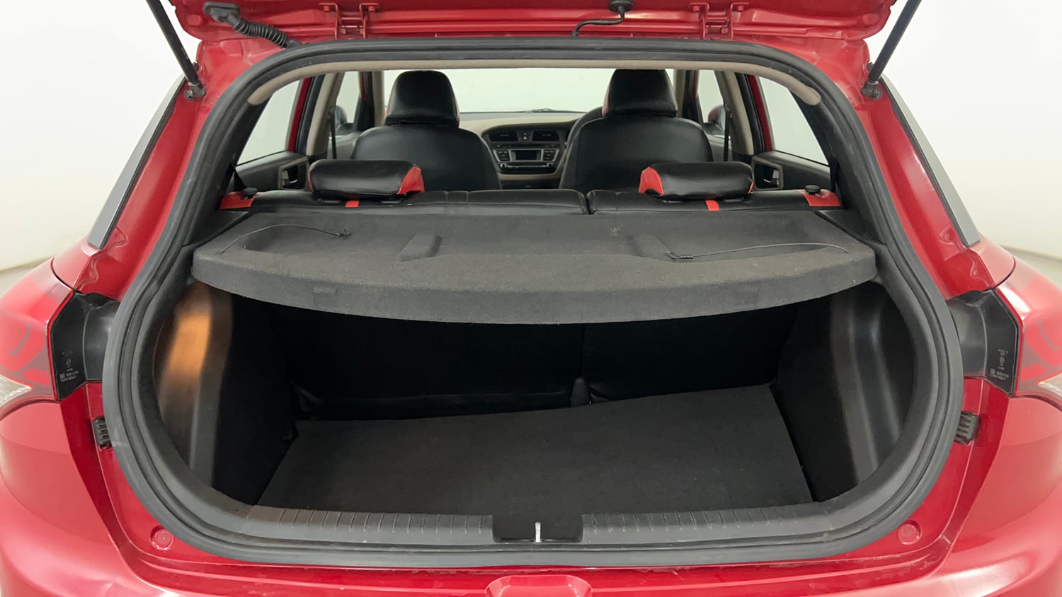 Used 2015 Hyundai Elite i20 Asta 1.2 Petrol Manual interior DICKY INSIDE VIEW