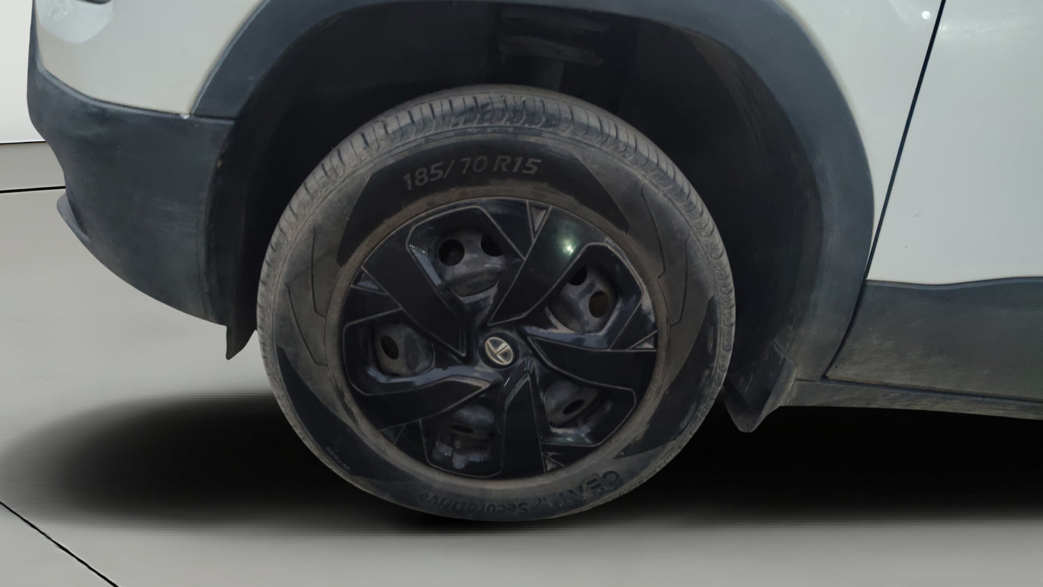 Used 2022 Tata Punch Pure MT Petrol Manual tyres LEFT FRONT TYRE RIM VIEW