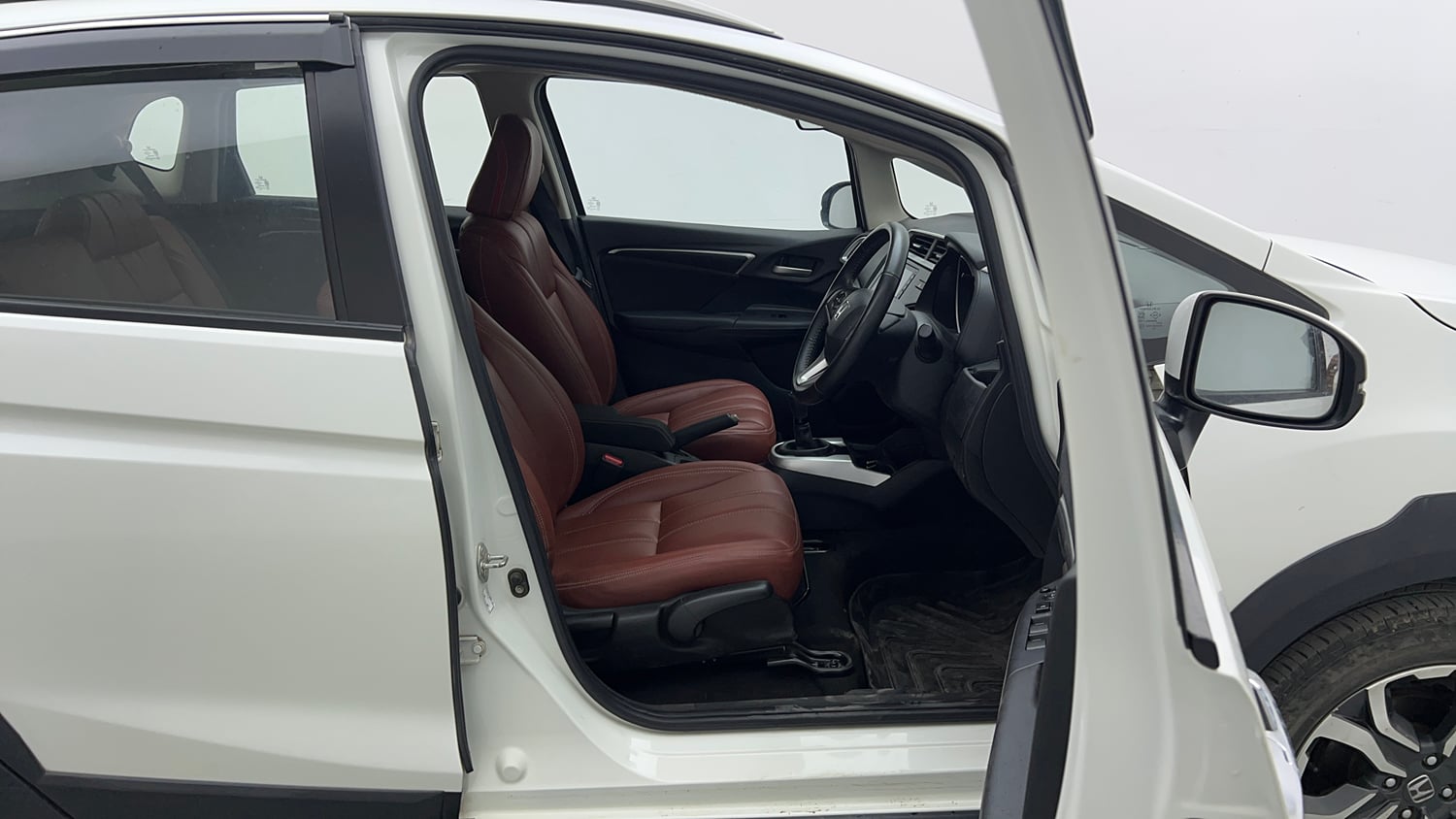 Used 2022 Honda WR-V VX MT Petrol Petrol Manual interior RIGHT SIDE FRONT DOOR CABIN VIEW